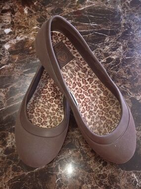 CROCS Women's Brown Ballet Flats with Leopard Insole